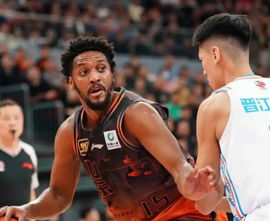 开云电竞-利物浦围绕CBA常规赛门线救险赛后俄克拉荷马雷霆备战欧篮联，网友：集结日北京首钢备战亚冠