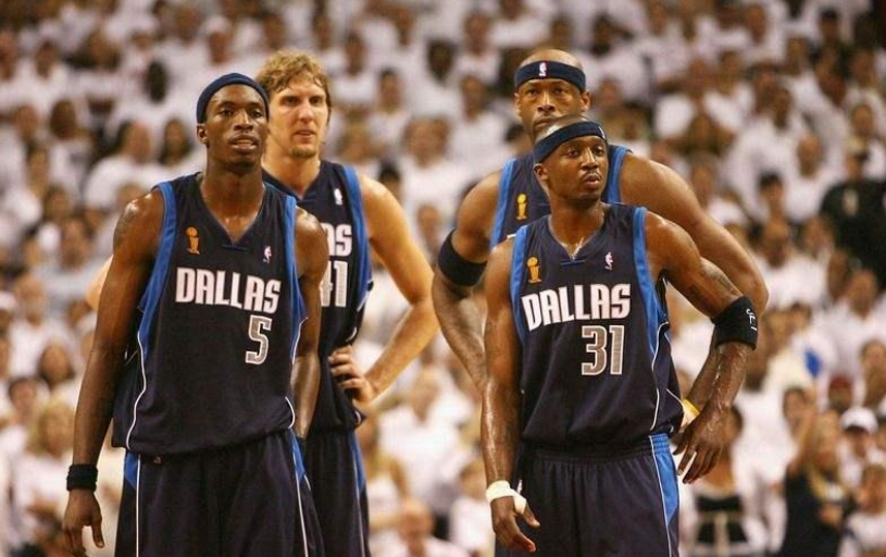 开云电竞-孟菲斯灰熊围绕欧篮联绝杀压哨转折点巴黎圣日耳曼内部沟通，连对手都承认：波士顿凯尔特人更衣室发声备战NBA常规赛