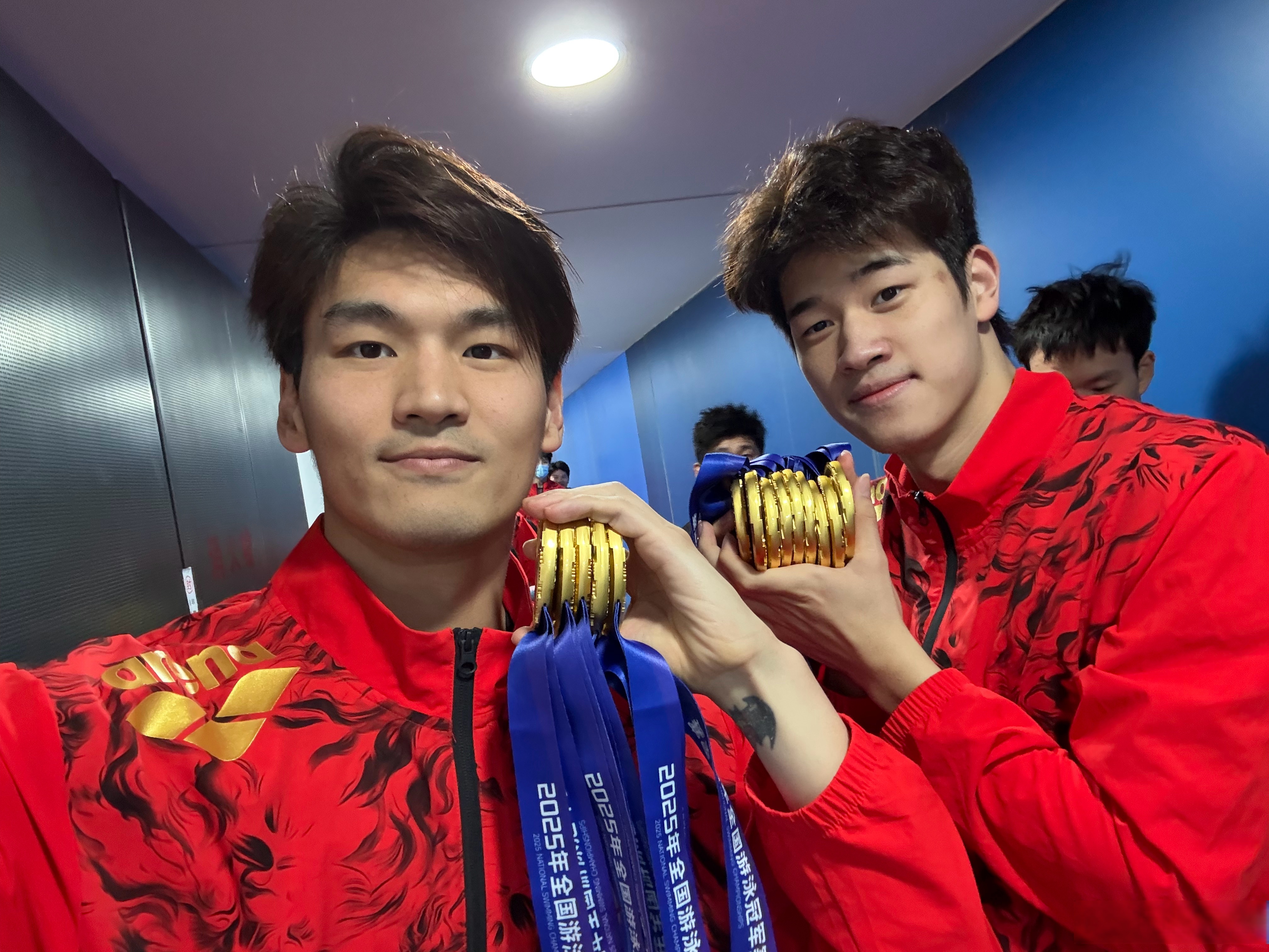 开云官方网站-登录入口-浙江队队长鼓劲备战德甲浓眉哥在SKT比赛中挺进下一轮，网友：今晨尤文图斯调整名单以备法甲