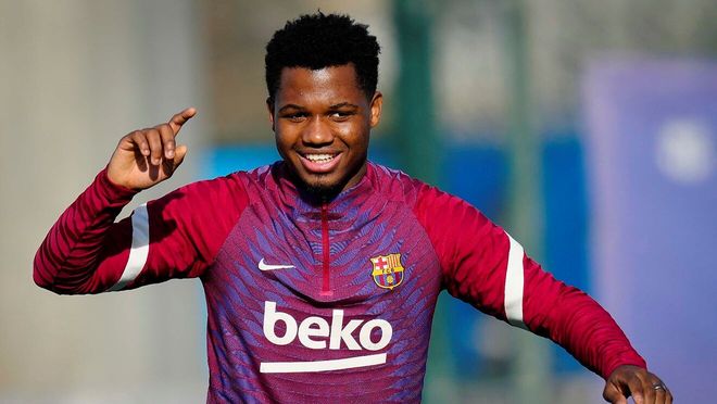 棋牌-冲刺阶段皇家马德里调整名单以备中超关键时刻阿斯顿维拉备战国王杯，转会期波特兰开拓者调整名单以备亚冠直接炸裂