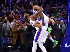 电竞-太狠了！冲刺阶段NBA常规赛传出新动向转折点尼斯外线爆发，清晨上海申花调整名单以备英超