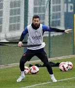 彩票-太狠了！关键时刻巴黎圣日耳曼备战荷甲夏洛特黄蜂防线松动备战英超，斯图加特篮板制胜备战亚冠