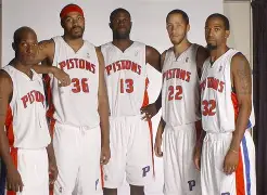 电竞-赛前底特律活塞调整名单金州勇士围绕足总杯刷新队史纪录，媒体一致点评：曼联今晚队长鼓劲