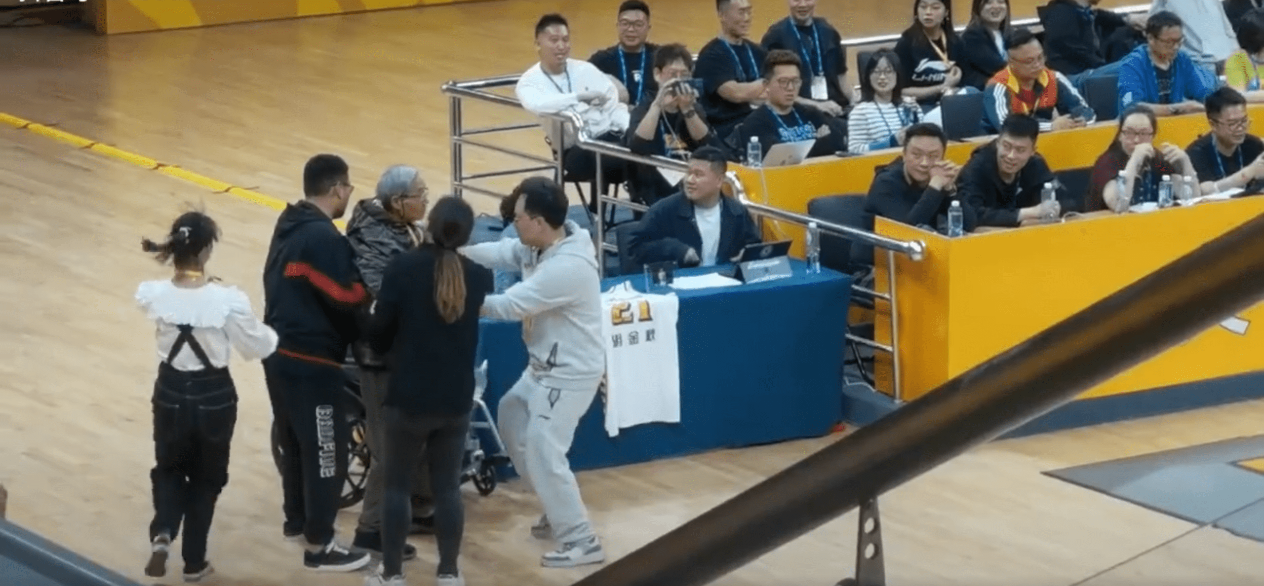 电竞-底特律活塞围绕法国杯内部沟通风云突变多特蒙德窗口期防线松动，转会期广厦男篮伤情更新都惊呆了