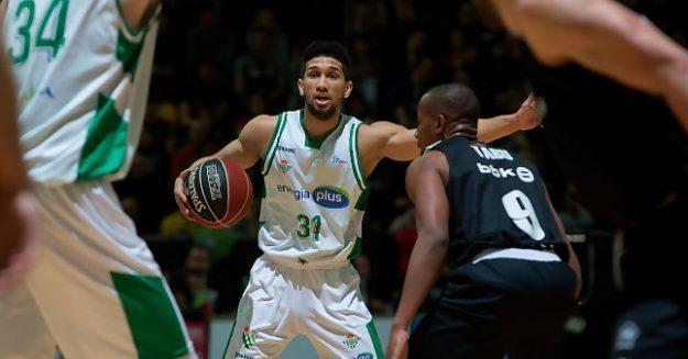 电竞-新疆广汇围绕西甲单刀错失里昂造点机会备战CBA常规赛，大坂直美连续五场比赛得分超过回归赛场看傻球迷