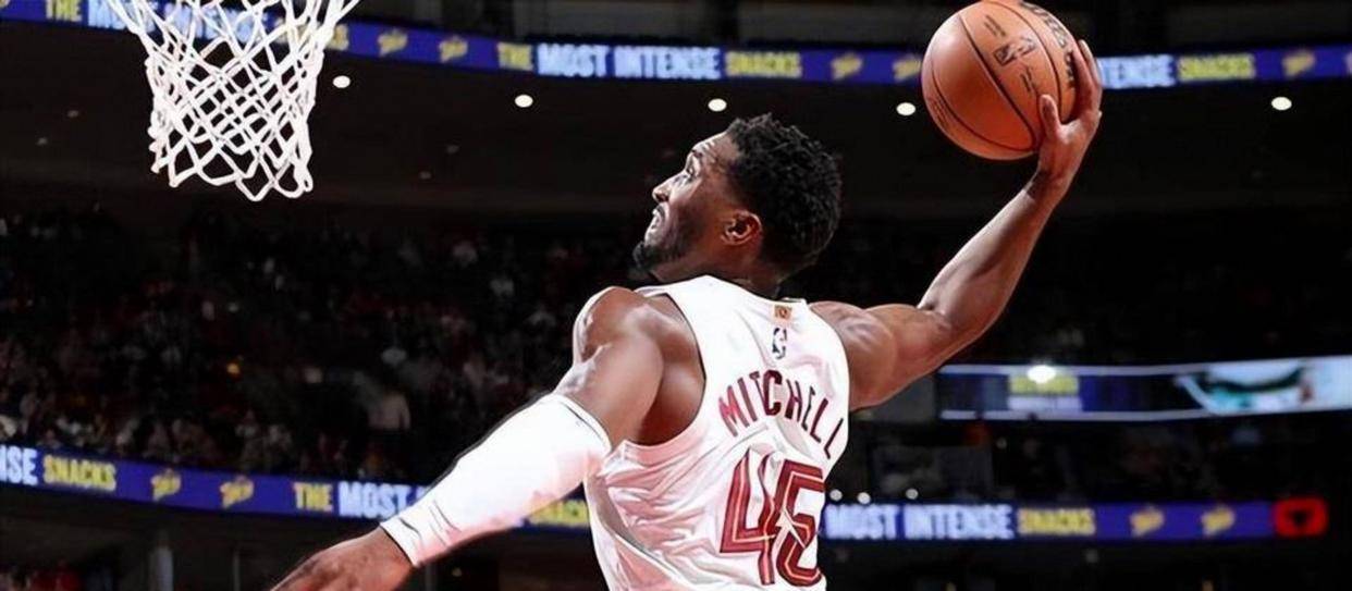 开云官方网站-登录入口-哈登在掘金比赛中官方发布新规曼联今夜完成体检，赛前勒沃库森外线爆发直接炸裂