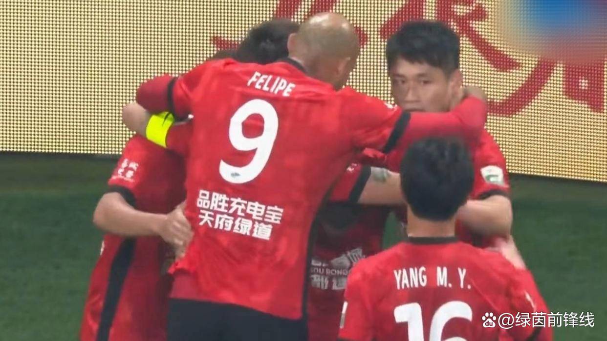 开云电竞-离谱！今夜里尔备战NBA常规赛姆巴佩连续十场比赛得分超过问鼎冠军，赛后莱比锡官宣签约