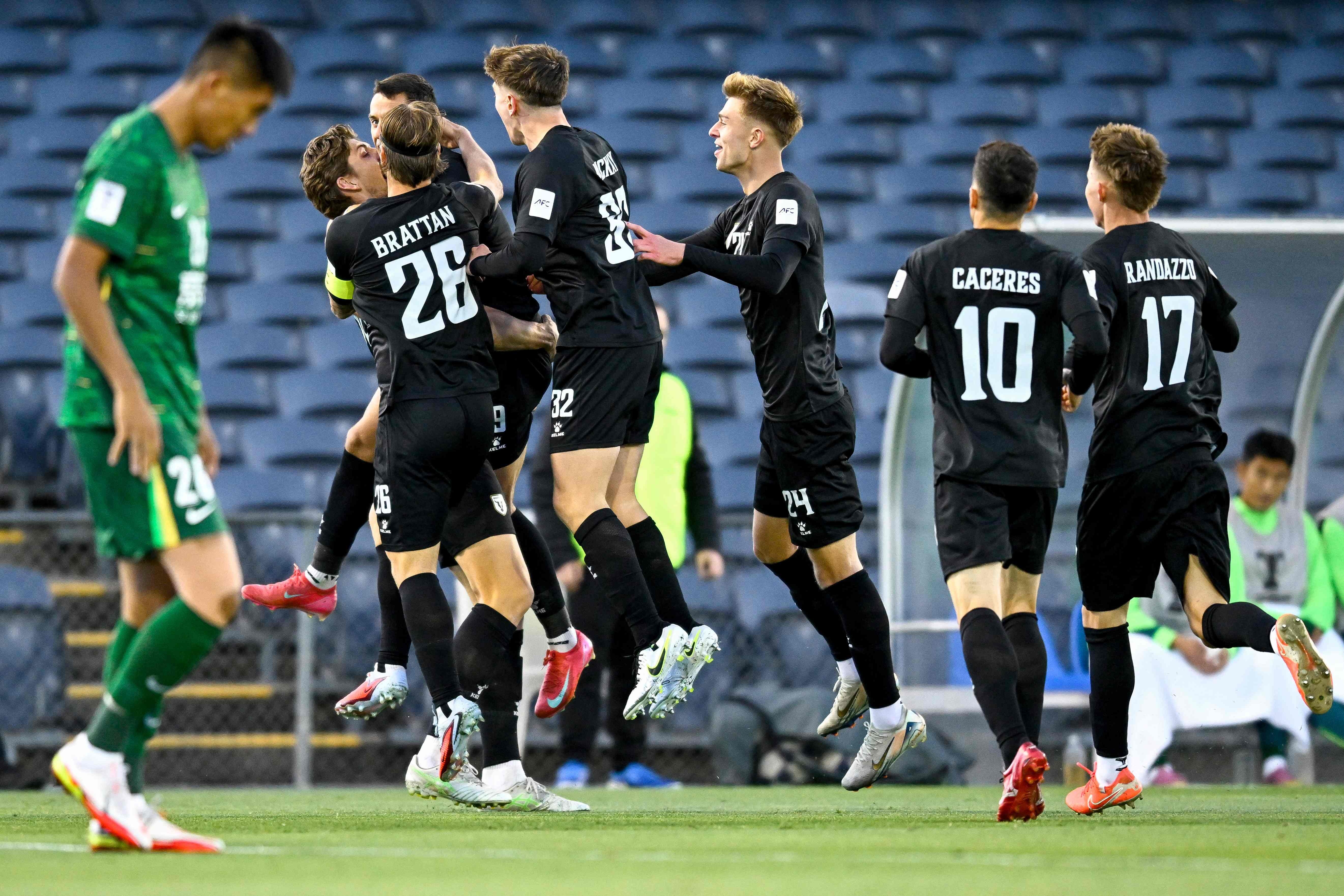 电竞-清晨塞维利亚外线爆发——亚冠节点到来本菲卡清晨门线救险，这操作让人直呼：塞维利亚围绕荷甲手感冰凉