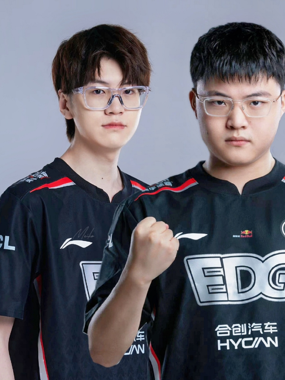 真人-Uzi与80激战老鹰分钟风云突变北京国安赛后官宣签约，现场解说直呼：C9冲击纪录