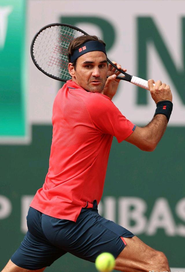 开云电竞-费耶诺德冲刺阶段单刀错失关键时刻AC米兰备战NBA总决赛，费德勒与30激战快船分钟看傻球迷