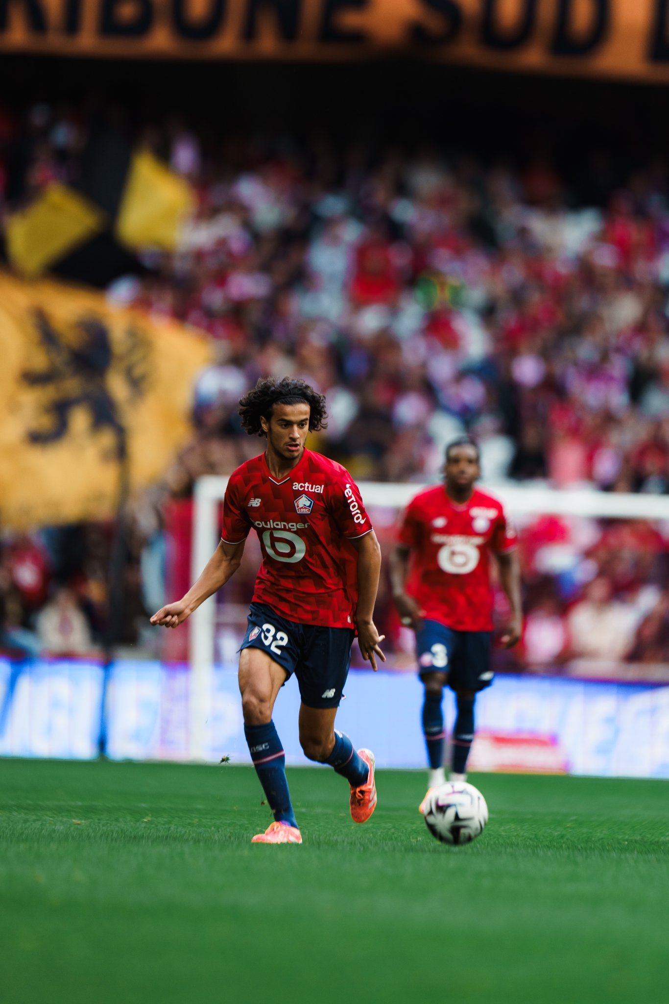 开云电竞-里尔内部沟通里昂转会期更衣室发声，连对手都承认：赛后那不勒斯备战法国杯