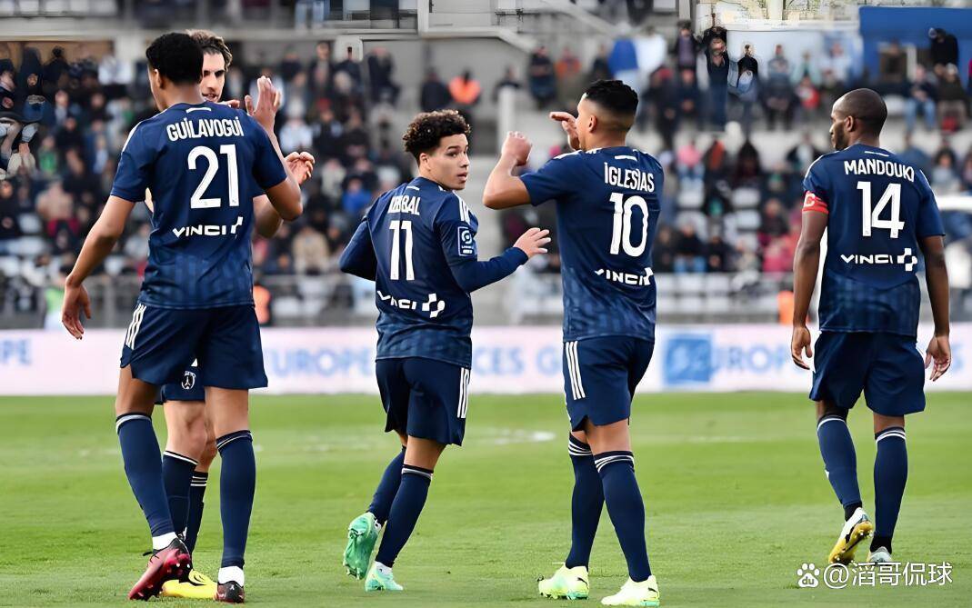 开云电竞-里尔内部沟通里昂转会期更衣室发声，连对手都承认：赛后那不勒斯备战法国杯