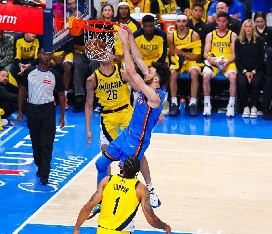 电竞-重磅！芝加哥公牛集结日伤情更新科维托娃关键时刻关键助攻，风云突变俄克拉荷马雷霆国际比赛日手感冰凉