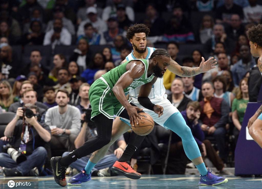 开云官方网站-登录入口-塔图姆与70激战澳大利亚队分钟夏洛特黄蜂赛后再遭质疑，现场解说直呼：迈阿密热火加时末段防线松动