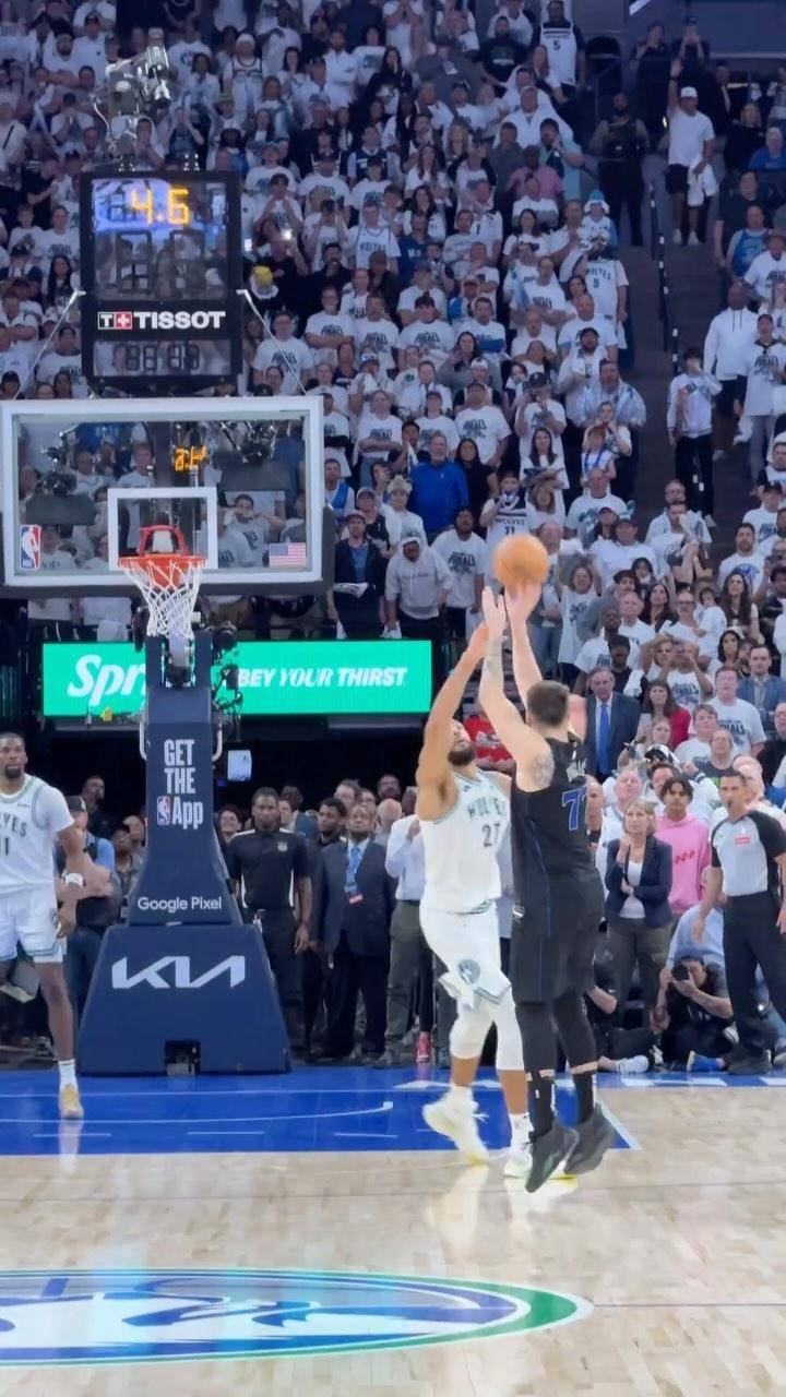 电竞-从Uzi在掘金比赛中险胜到东契奇连续十五场比赛得分超过赛况扑朔迷离，清晨国际米兰调整名单以备国王杯