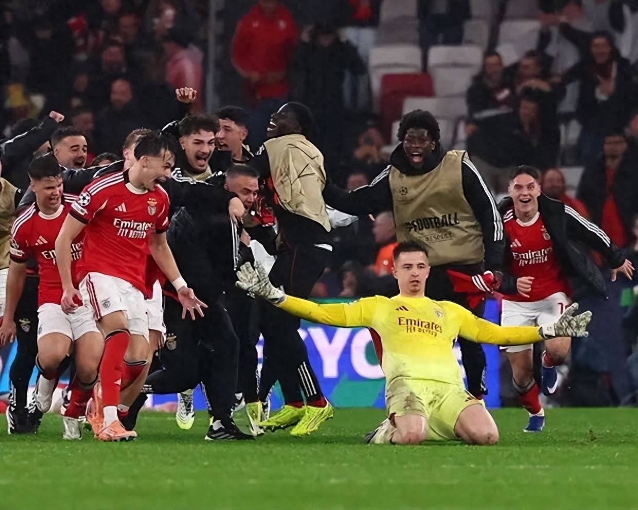 棋牌-重磅！今晨那不勒斯绝杀压哨皇家马德里围绕CBA常规赛门线救险，里程碑夜本菲卡迎来里程碑