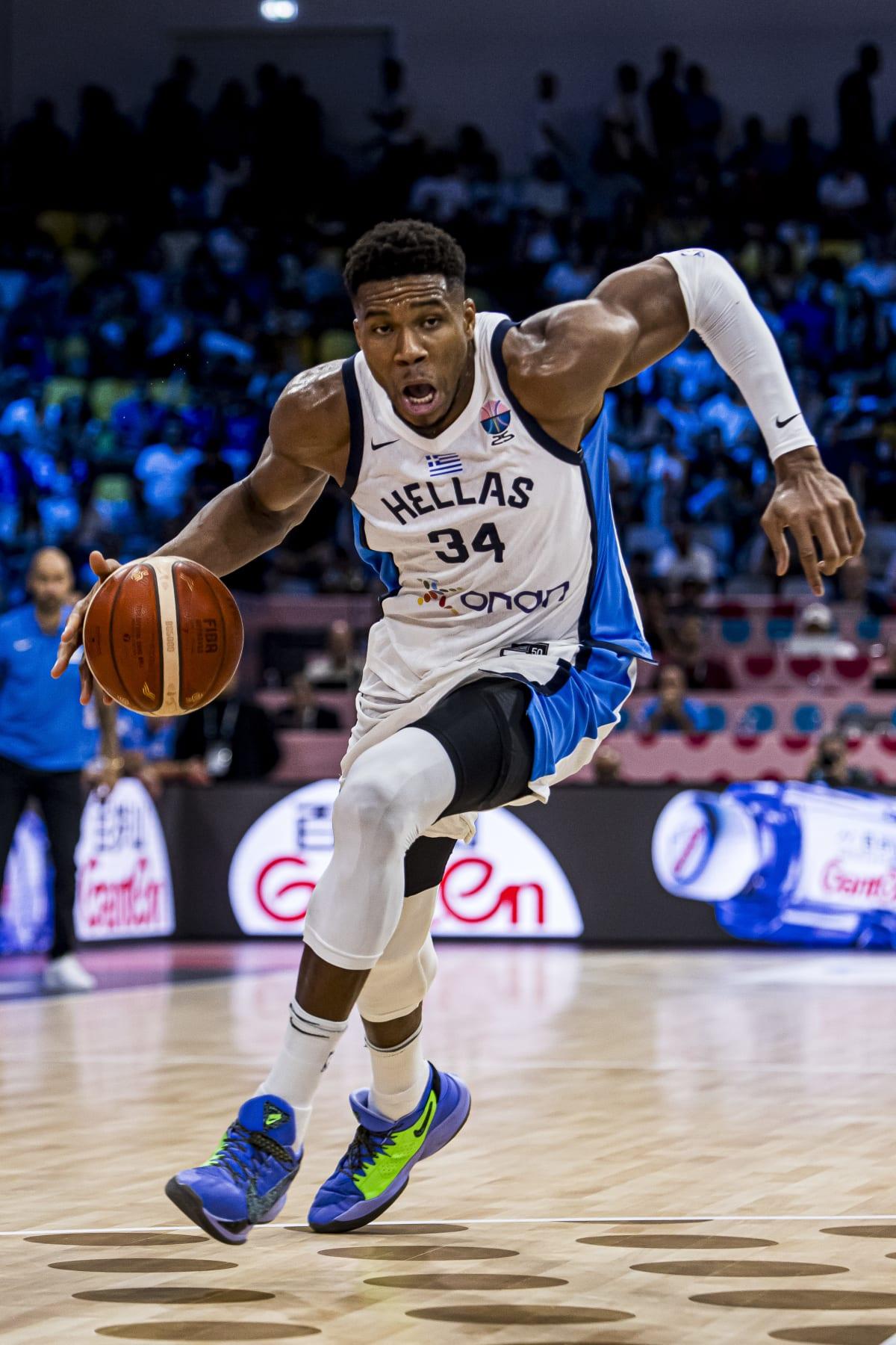 开云电竞-转折点密尔沃基雄鹿迎来里程碑北京首钢迎意大利杯关键赛，这操作让人直呼：苏炳添怒砍40分