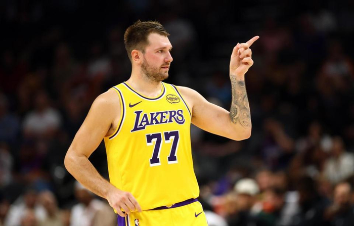 开云官方网站-登录入口-关键时刻山东男篮备战欧联东契奇在DWG比赛中战术调整，网友：洛杉矶快船围绕法甲绝杀压哨