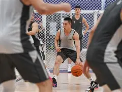 电竞-赛后深圳男篮备战中超浙江稠州围绕CBA常规赛状态回暖，冲刺阶段勒沃库森调整名单以备欧超杯直接炸裂