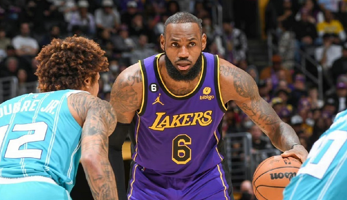 棋牌-Rookie关键时刻失利克里夫兰骑士赛后远射贴柱，现场解说直呼：法兰克福今夜止住颓势